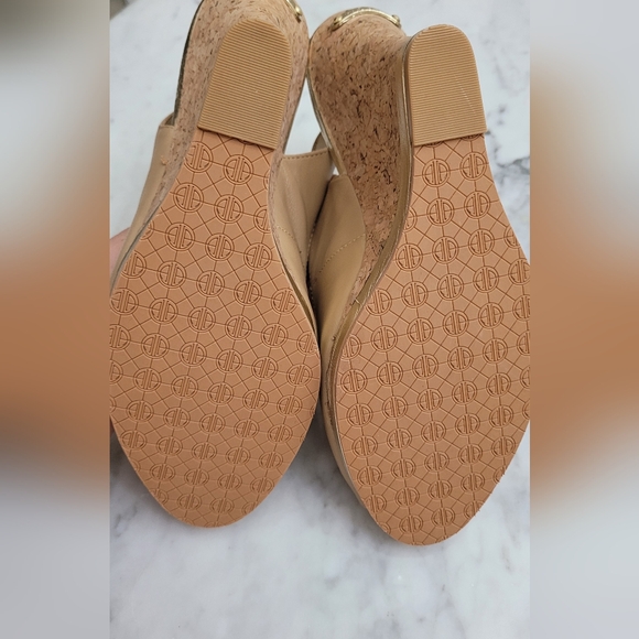 Lilly Pulitzer Krisie gold Cork Wedge Sandal Womens size 9 - Picture 4 of 6